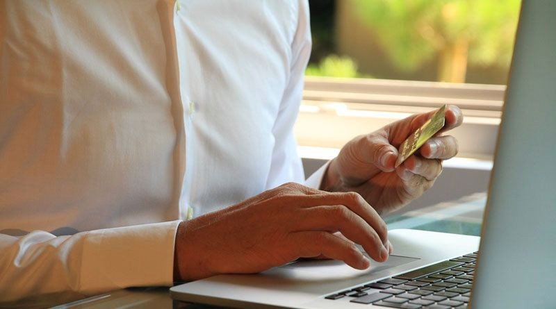 What should you know about the merchant account for an online business?