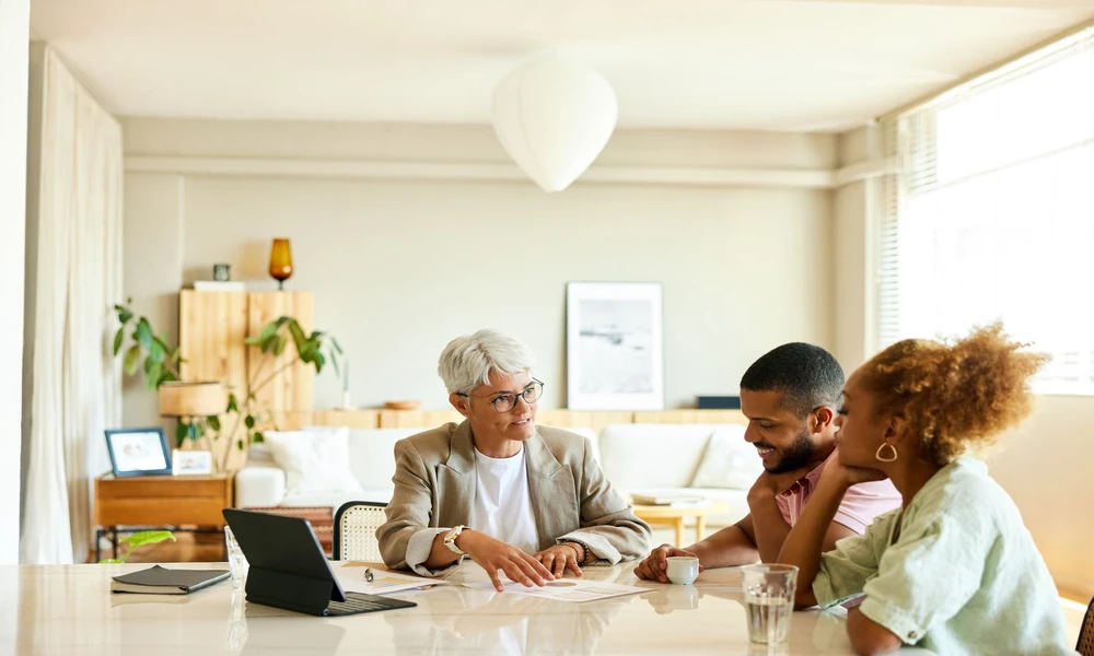 What questions reveal how an advisor handles market stress?